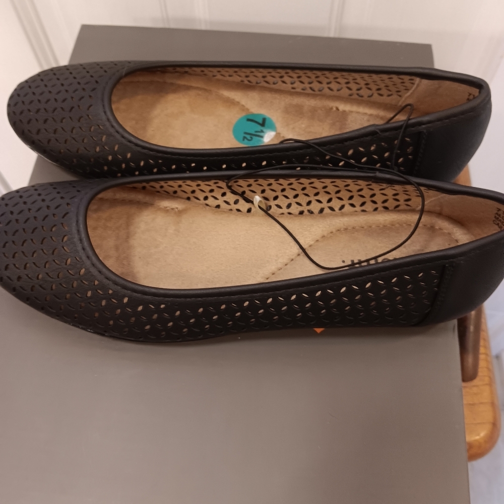 flats - Picture 2 of 4